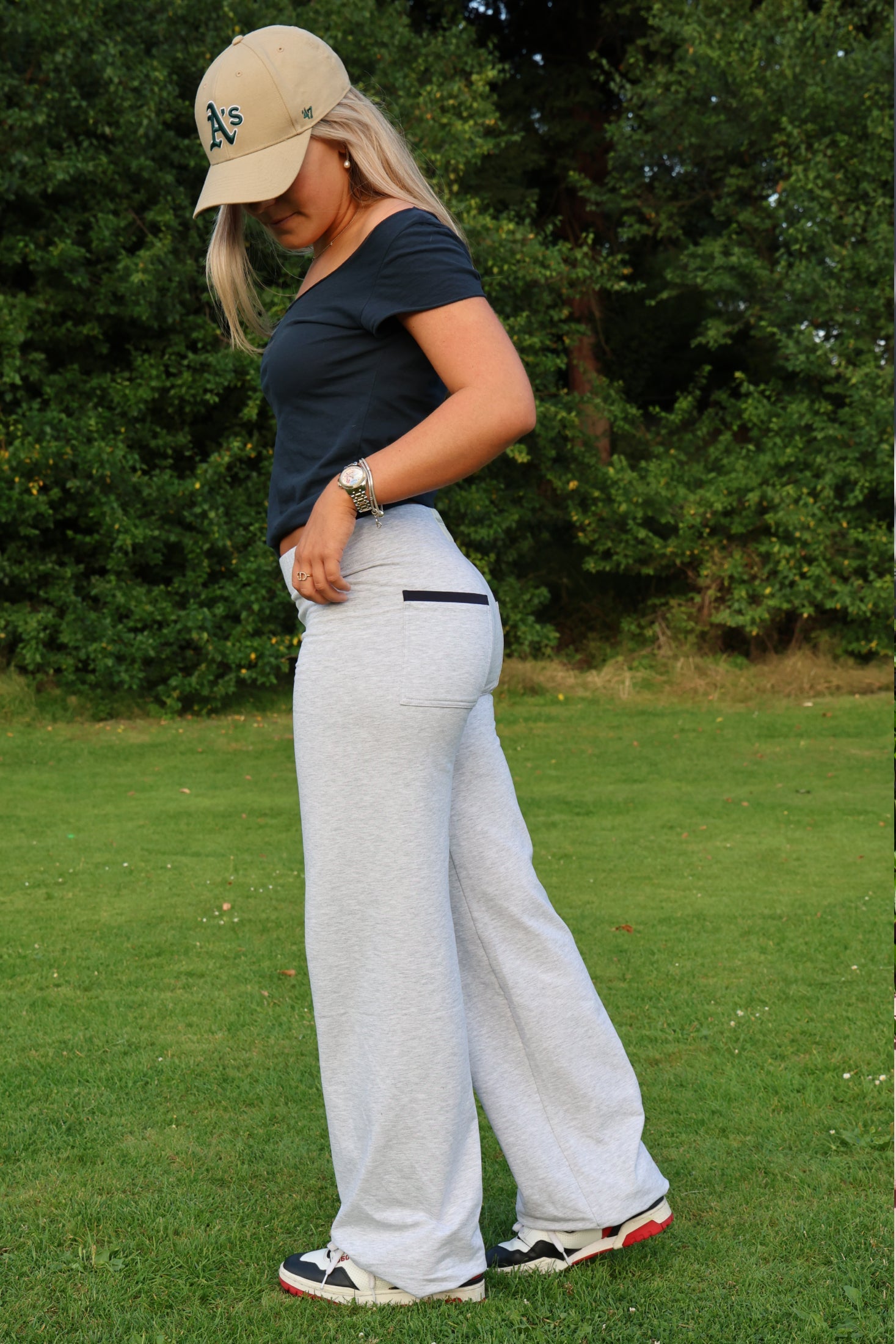 Dora Joggers - Light Grey / Navy
