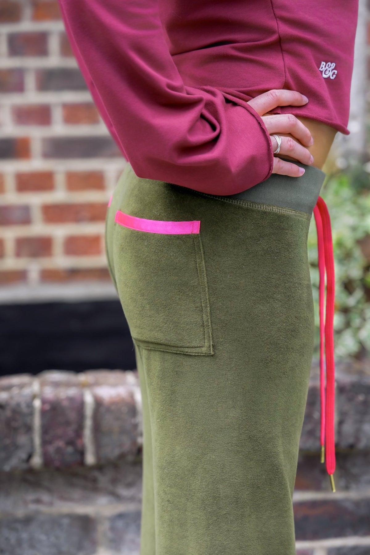 Allegra Jogger Olive / Raspberry - Babble & Goose